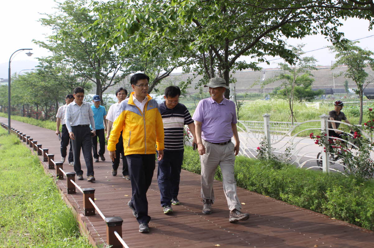 수변산책로 로드체킹